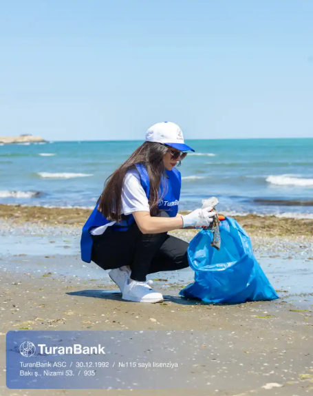 "TuranBank" nazirliklə birgə Xəzər sahilində təmizlik aksiyası keçirib - FOTO